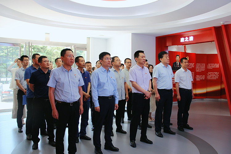 参观529.jpg 参观529.jpg