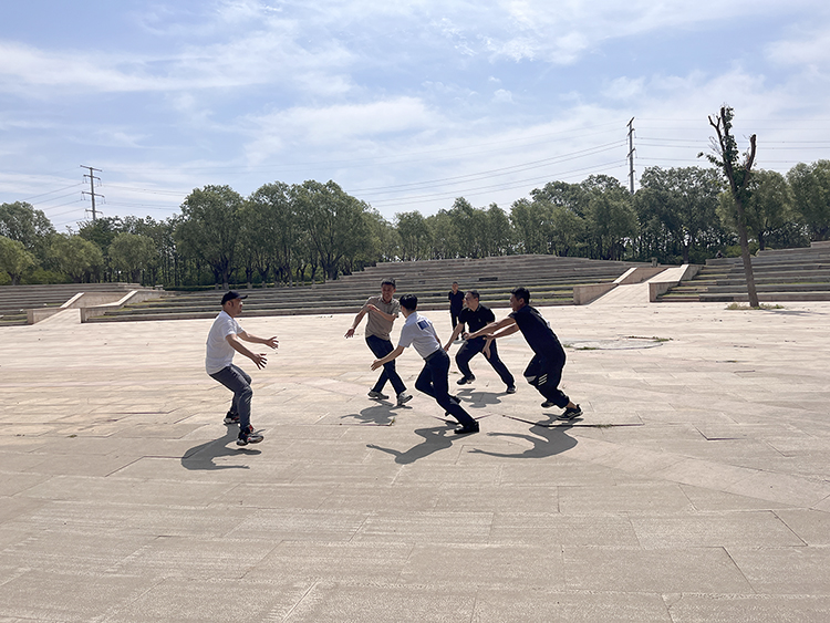 撕名牌.jpg 撕名牌.jpg